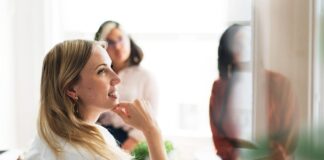 Trotz großer Erwartungen: Nur vier Prozent nutzen KI in der Payroll produktiv / Neue Studie zur Payroll-Transformation